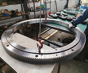Crossed Roller Slewing Bearing